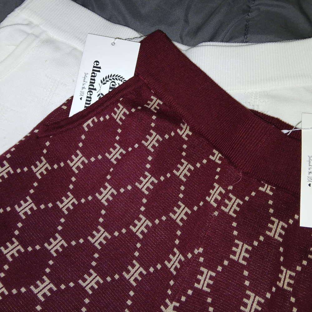 EllandEm Burgundy and White Patterned Pants